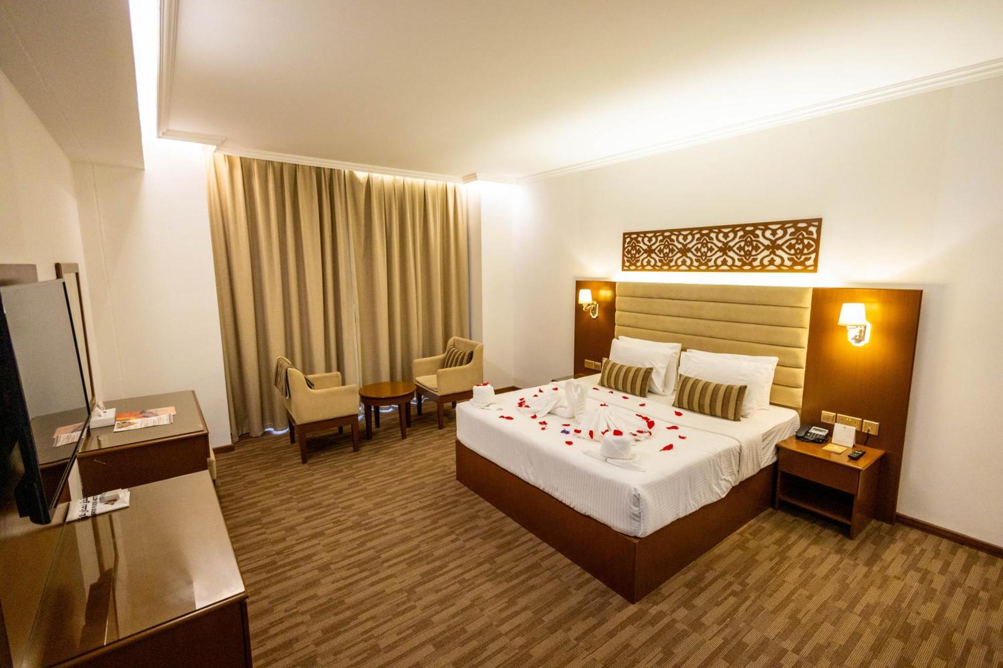 Hamdan Plaza Hotel Salalah, An Htg Hotel Exterior foto