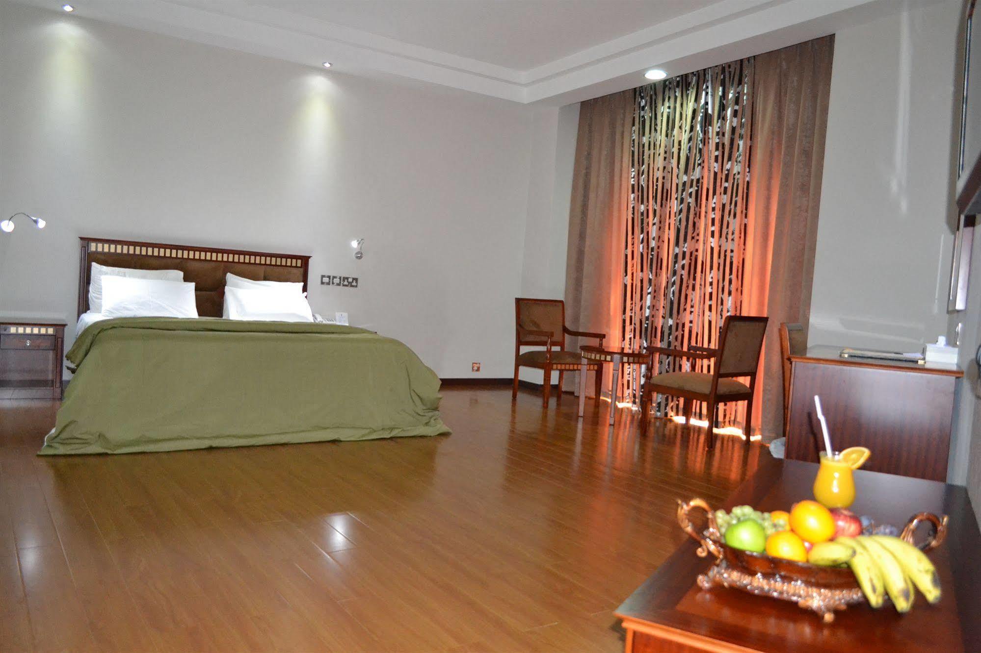 Hamdan Plaza Hotel Salalah, An Htg Hotel Exterior foto