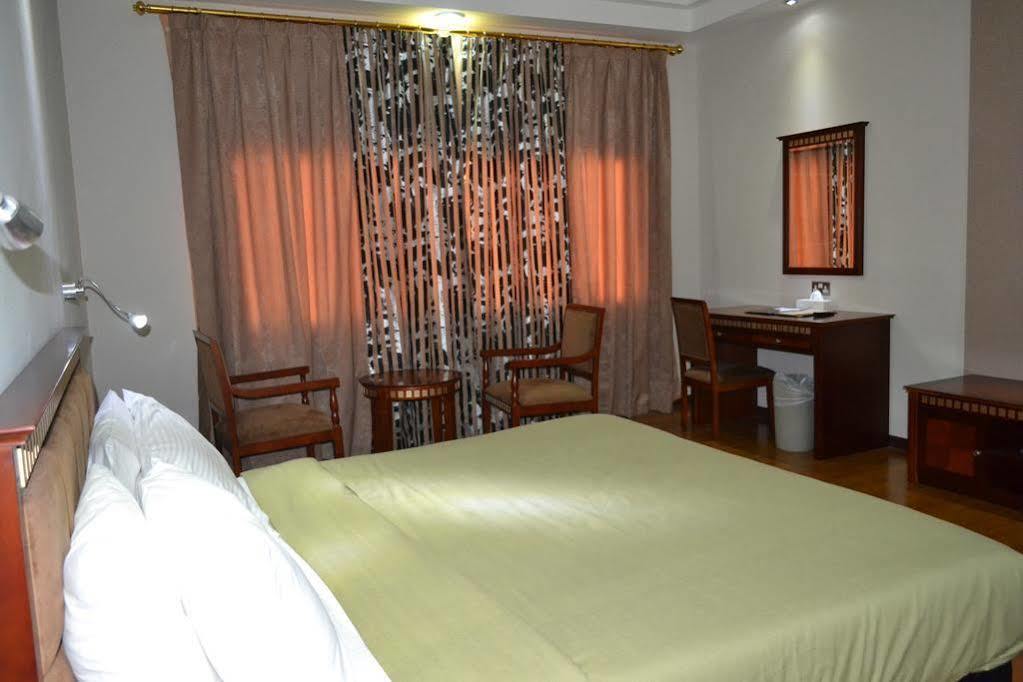 Hamdan Plaza Hotel Salalah, An Htg Hotel Exterior foto