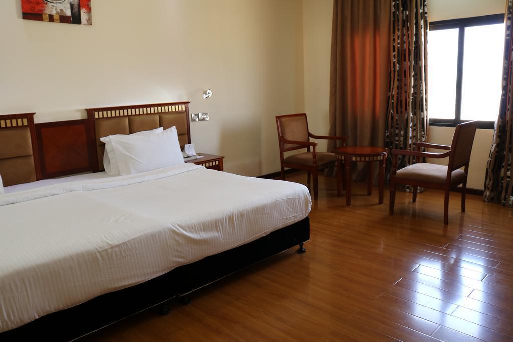 Hamdan Plaza Hotel Salalah, An Htg Hotel Exterior foto
